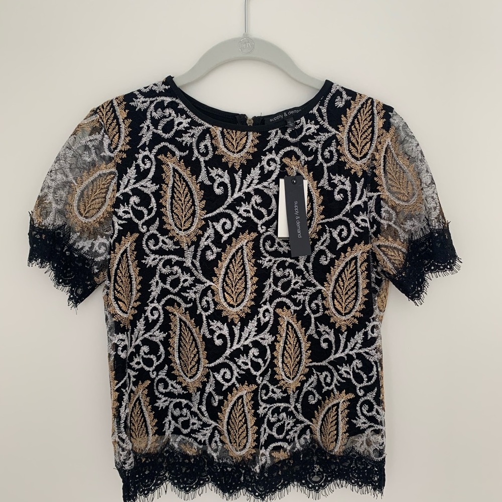 Embroidered short sleeved top